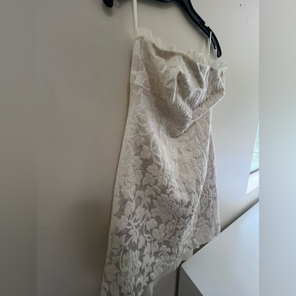 Creamy white strapless  Lace Dress - Picture 4 of 12